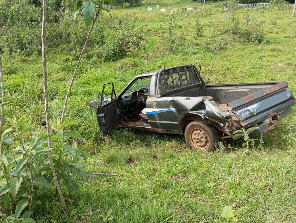 Caminhonete e ambulância colidem na ERS-561